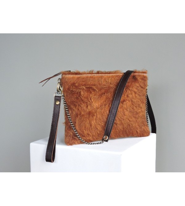 pochette avec sangle