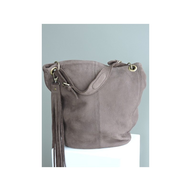 Large taupe colored leather bucket bag | Madame Framboise