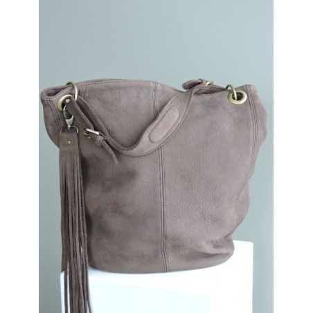 Large taupe colored leather bucket bag | Madame Framboise