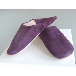 Babouches marocaines en daim aubergine | Madame Framboise