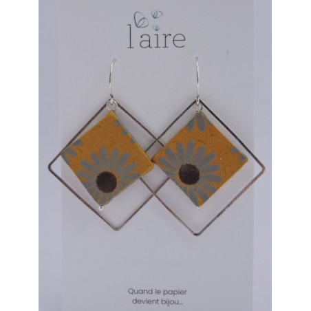 Boucles d'oreilles en papier ocre - 02 | Madame Framboise Boucles d'oreilles en papier ocre - 02 | Madame Framboise