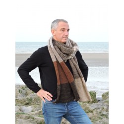 Large brown woollen scarf
