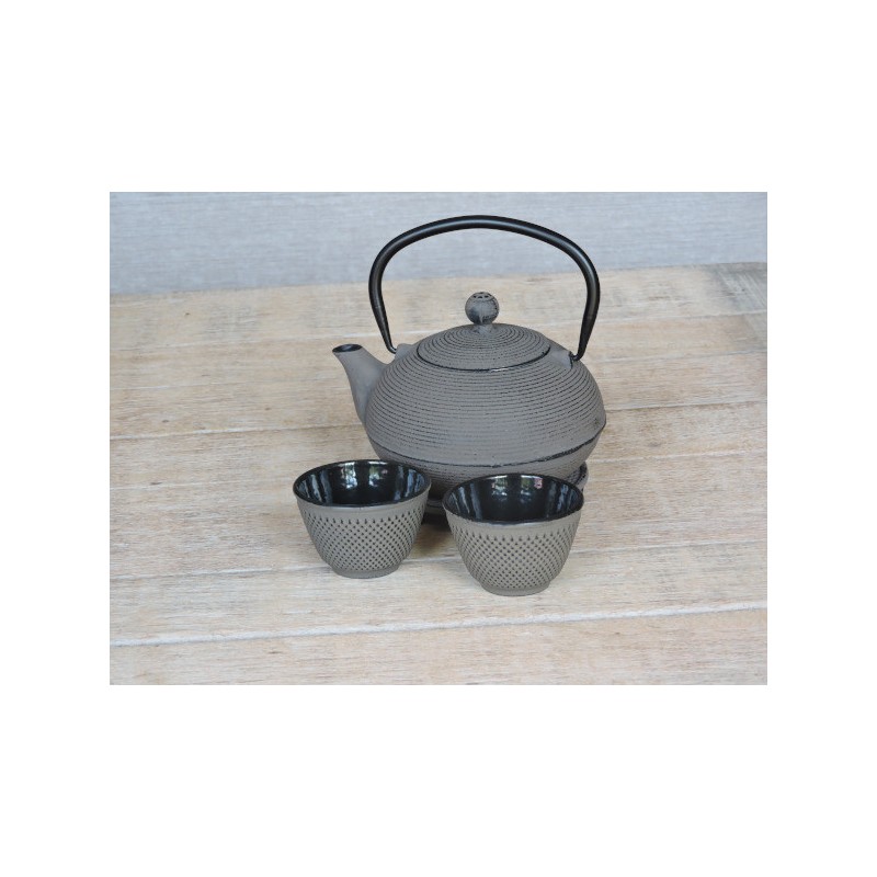 Taupe cast iron teapot | Madame Framboise