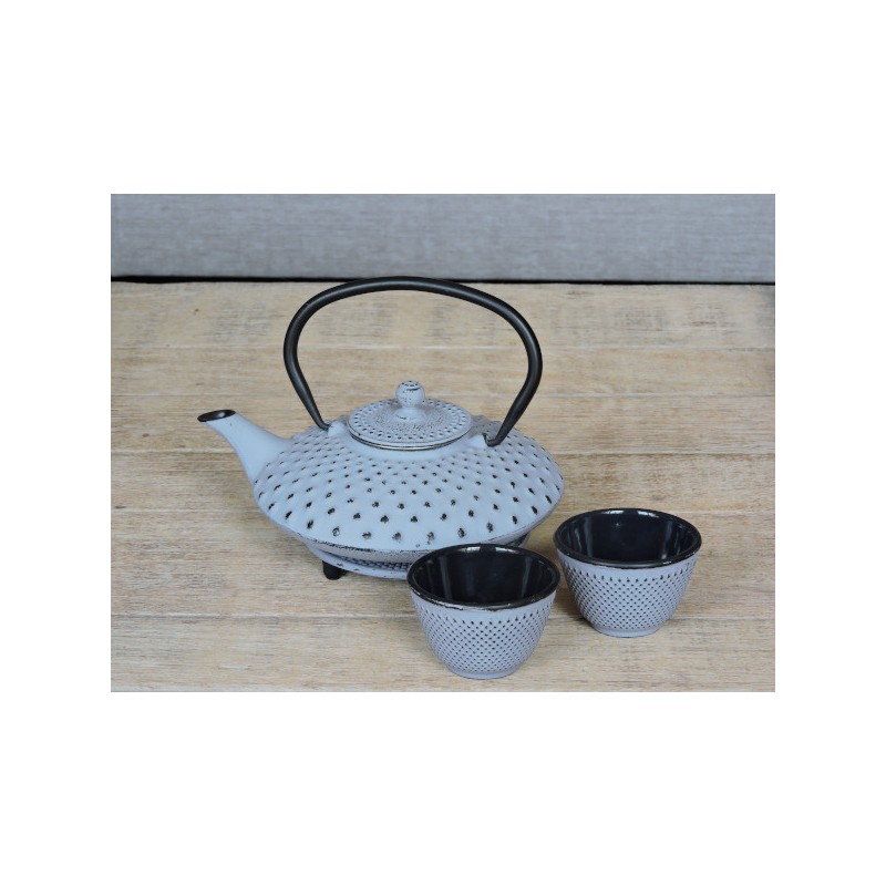 Blue cast iron teapot | Madame Framboise