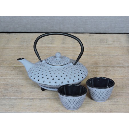 Blue cast iron teapot | Madame Framboise