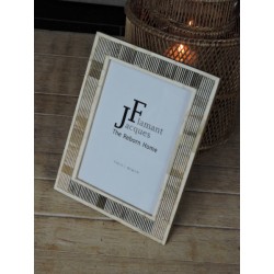 Natural photo frame 18X24 cm | Madame Framboise