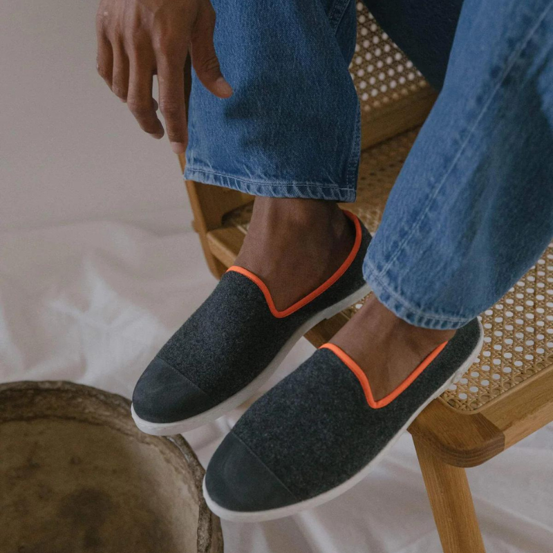 Men's furry slippers, grey and orange - Angarde