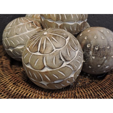Boule décorative en bois de manguier - Madame Framboise