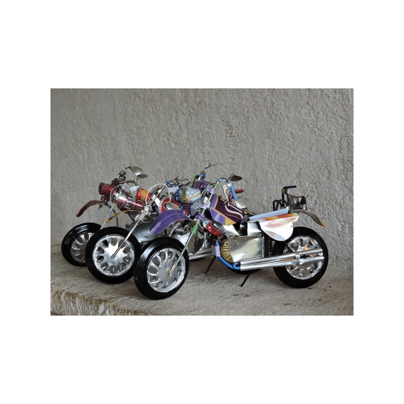 Motorcycle made of recycled metal - Madame Framboise