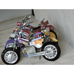 Moto made from recycled cans - Madame Framboise