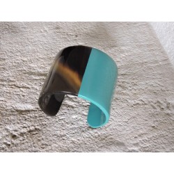 Buffalo hoof cuff with emerald lacquer - Madame Framboise